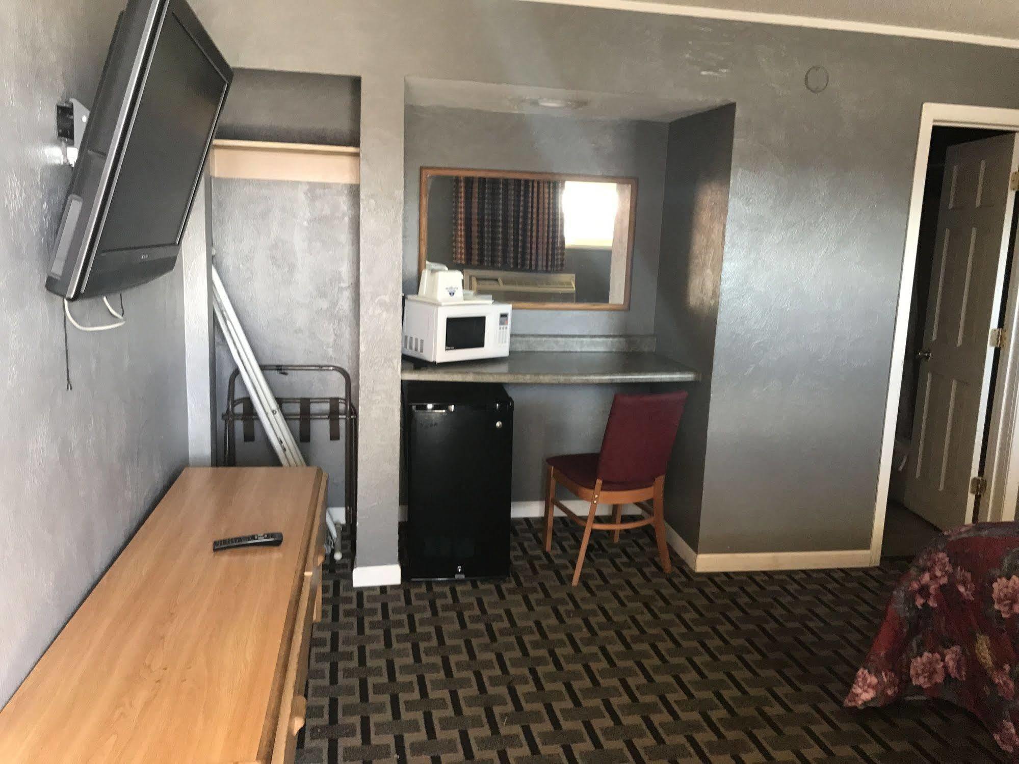 Economy Inn Marshalltown Eksteriør billede